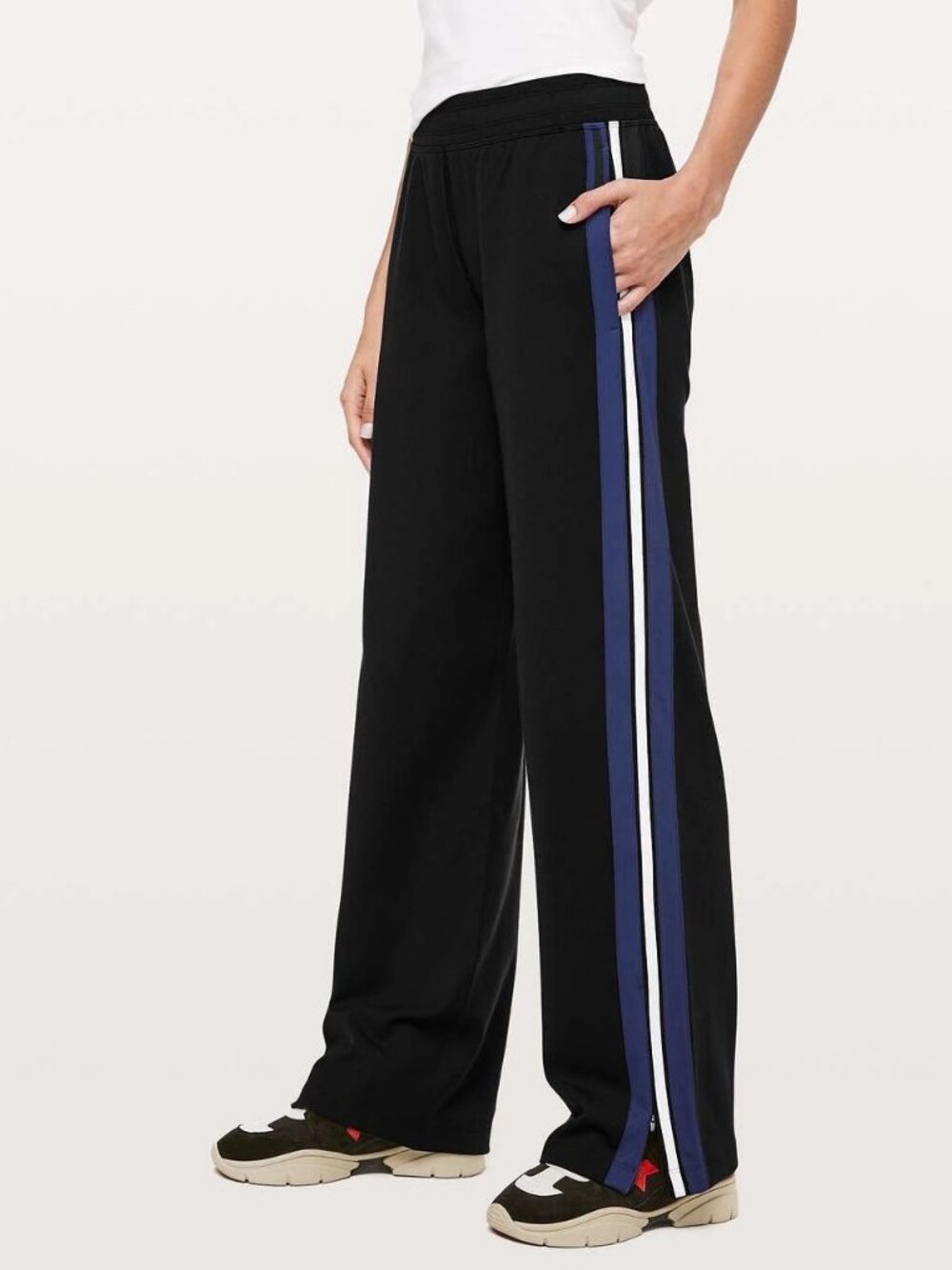 RARE!!! LULULEMON women's COVER YOUR TRACK pants size 6
